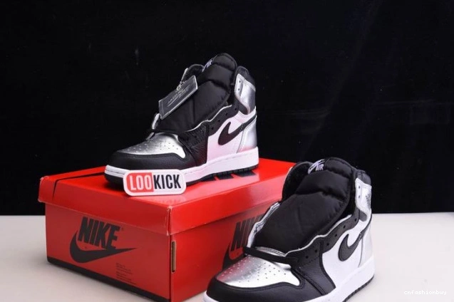 CD0461-001 TOE 1 JORDAN HIGH AIR SILVER OG WMNS 0811